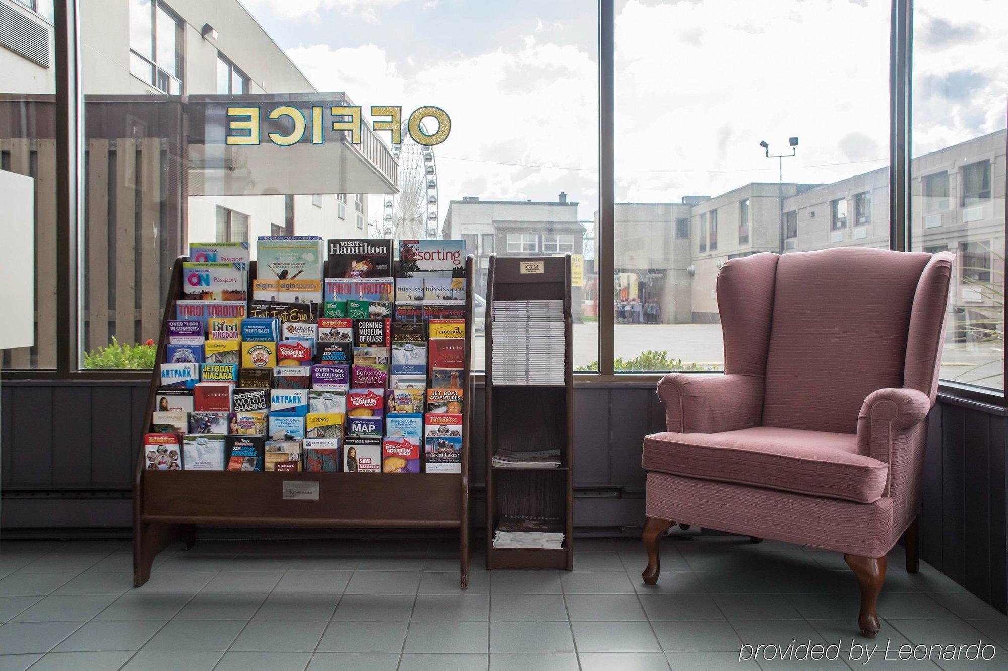 Econo By The Falls Lodge *