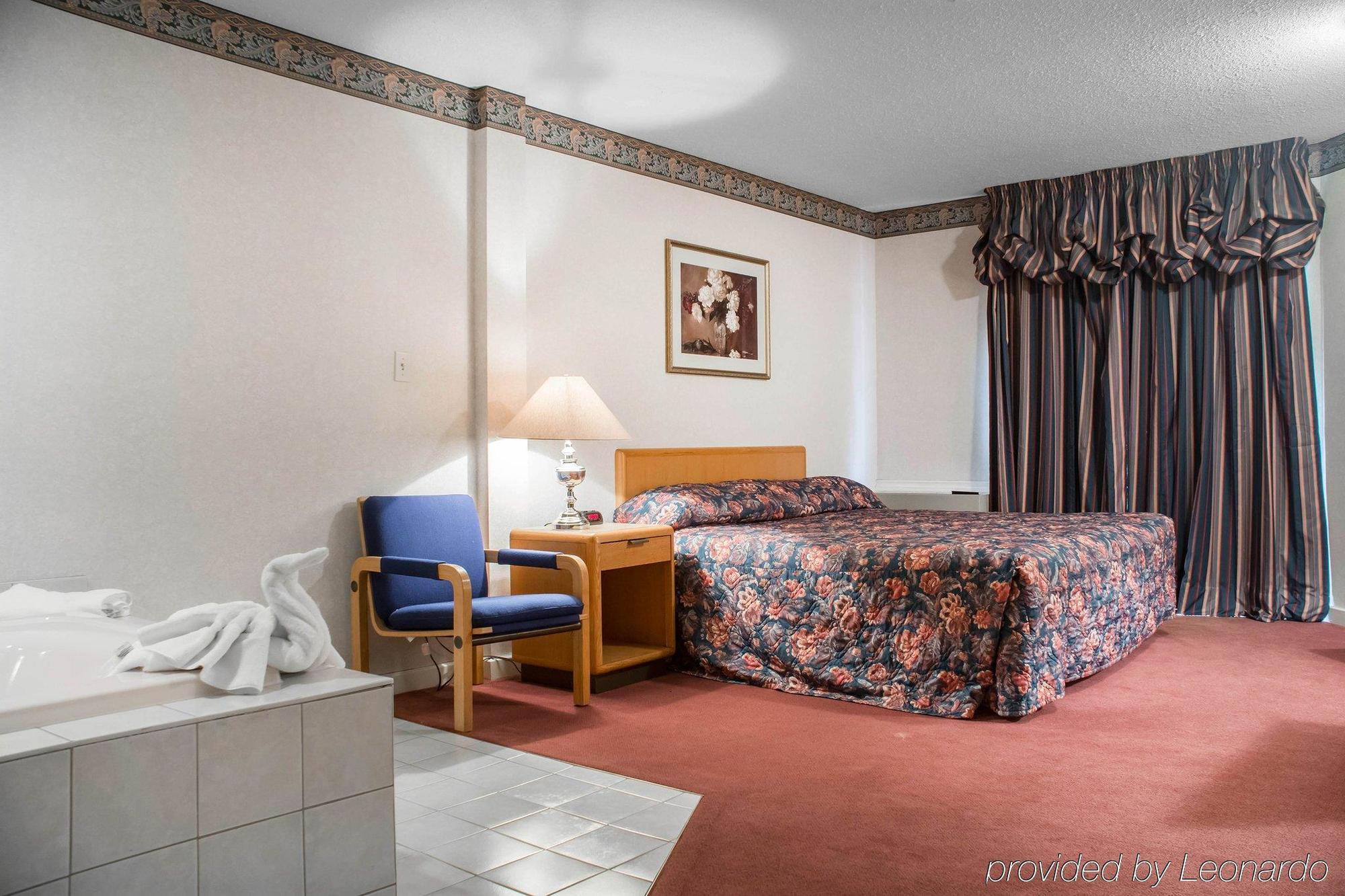 Econo By The Falls Lodge *